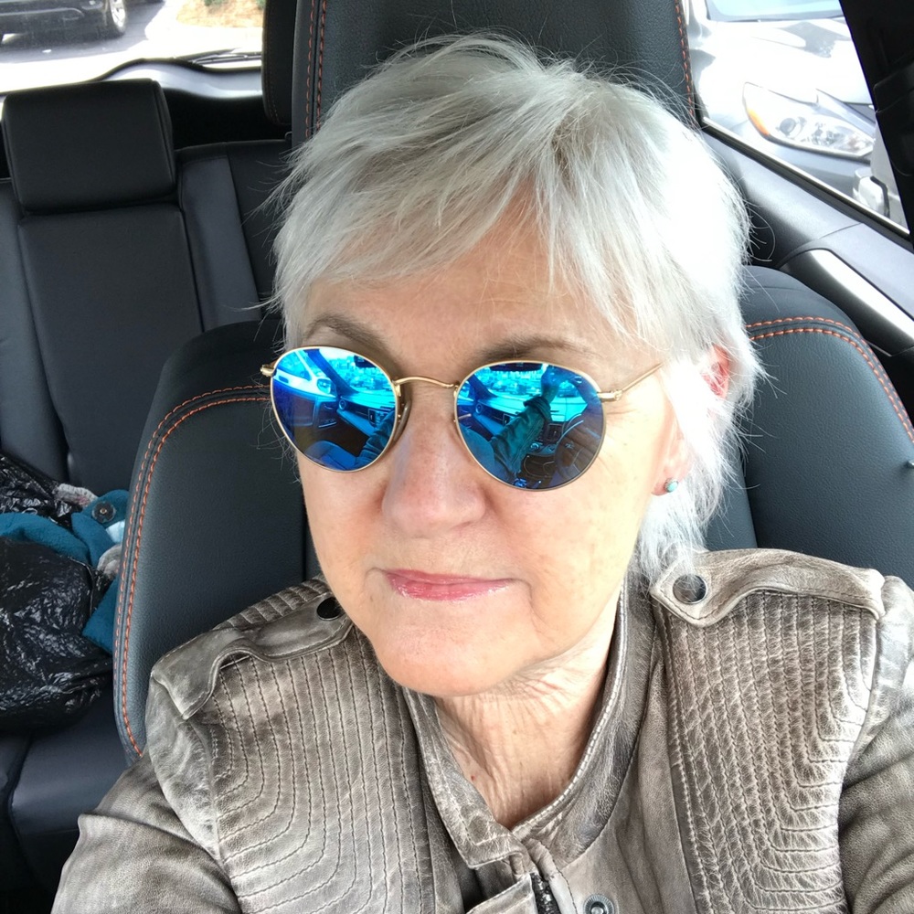 Meet your Posher, Debbie
